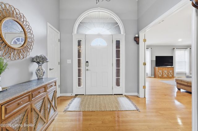 4300 Lost Spring Ct, Louisville, KY 40241