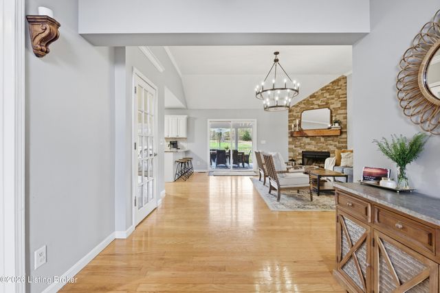 4300 Lost Spring Ct, Louisville, KY 40241