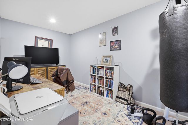 4300 Lost Spring Ct, Louisville, KY 40241