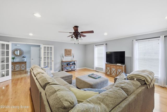 4300 Lost Spring Ct, Louisville, KY 40241