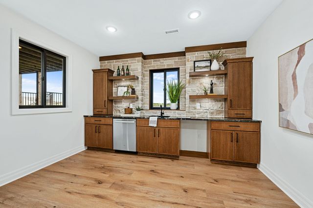 8438 Mossy Stone, Maize, KS 67101