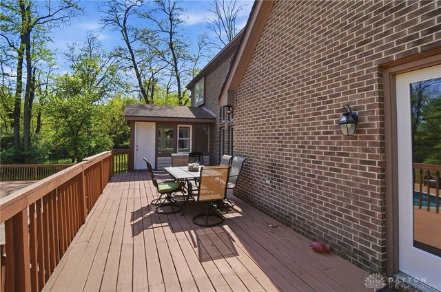 296 Timberleaf Drive, Beavercreek, OH 45430
