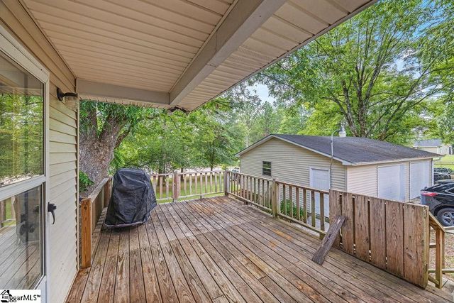 77 Loftis Road, Travelers Rest, SC 29690