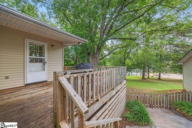 77 Loftis Road, Travelers Rest, SC 29690