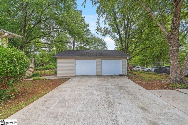 77 Loftis Road, Travelers Rest, SC 29690