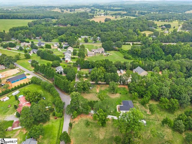 77 Loftis Road, Travelers Rest, SC 29690