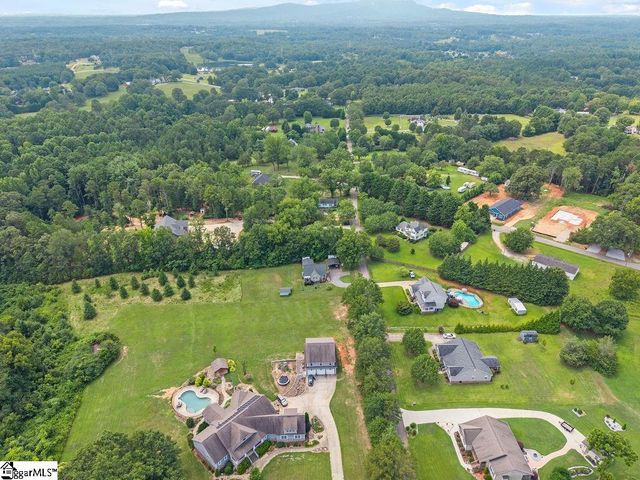 77 Loftis Road, Travelers Rest, SC 29690