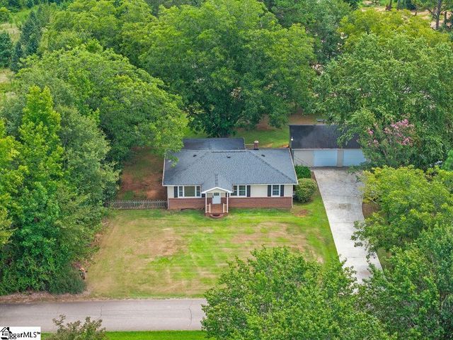 77 Loftis Road, Travelers Rest, SC 29690