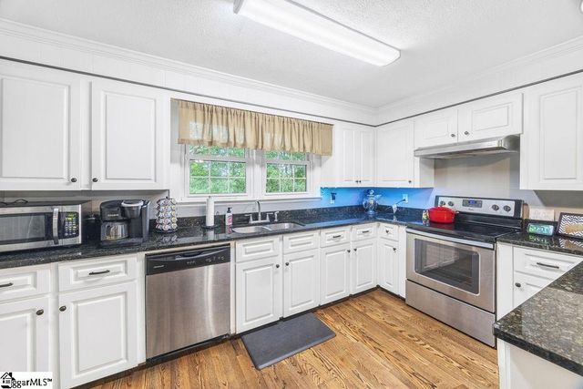 77 Loftis Road, Travelers Rest, SC 29690