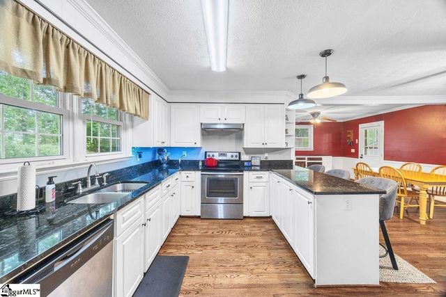 77 Loftis Road, Travelers Rest, SC 29690