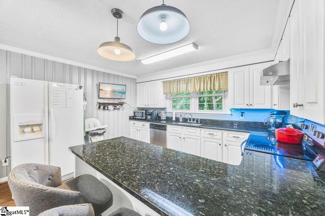 77 Loftis Road, Travelers Rest, SC 29690