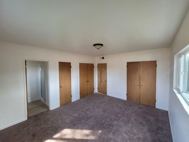 332 W Walnut Avenue, Visalia, CA 93277