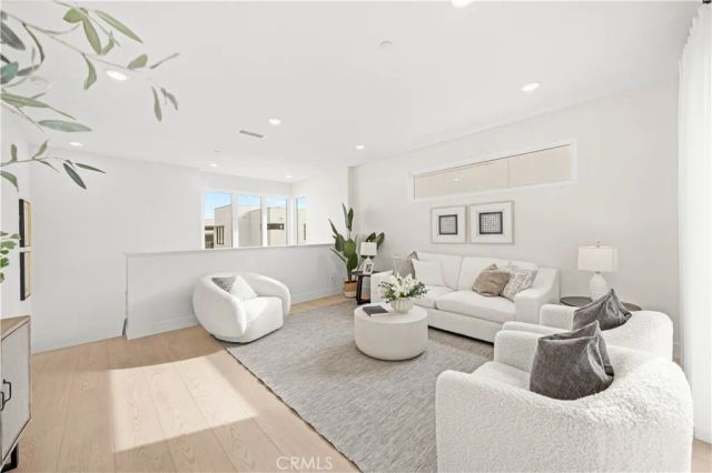 16376 Veterans, Tustin, CA 92782