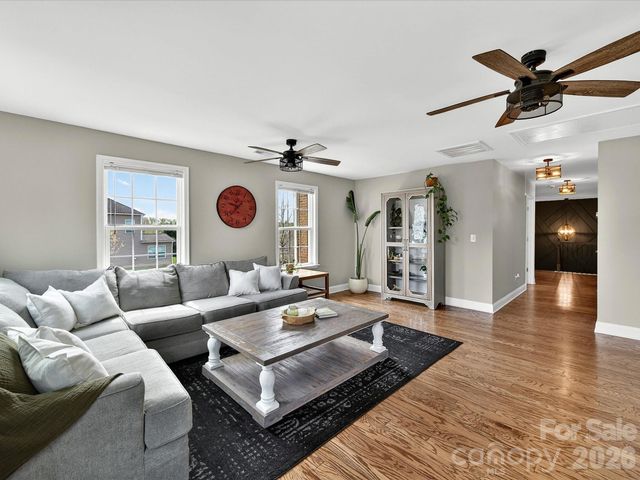 5304 Auburn Hill Lane, Charlotte, NC 28269