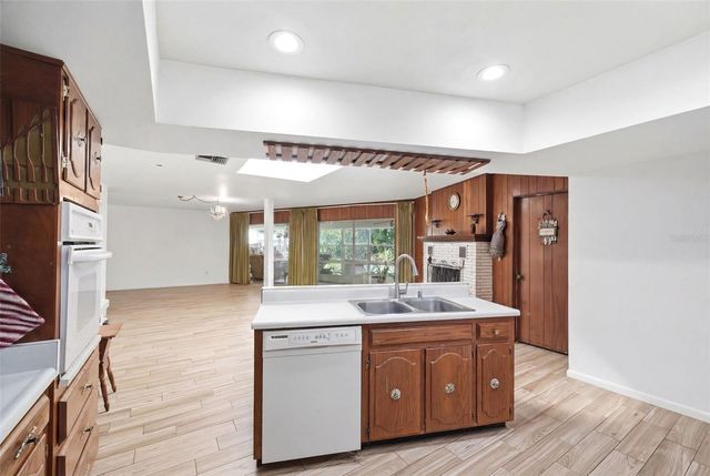 9116 LAKEVIEW DRIVE, New Port Richey, FL 34654