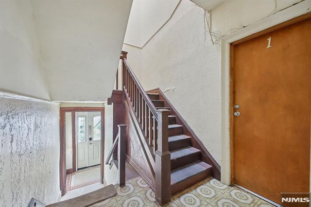 17 Myrtle Avenue, Jersey City, NJ 07305