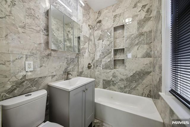 17 Myrtle Avenue, Jersey City, NJ 07305
