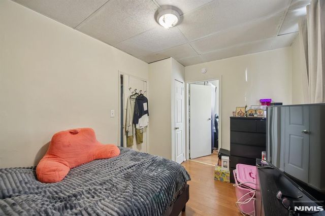 17 Myrtle Avenue, Jersey City, NJ 07305