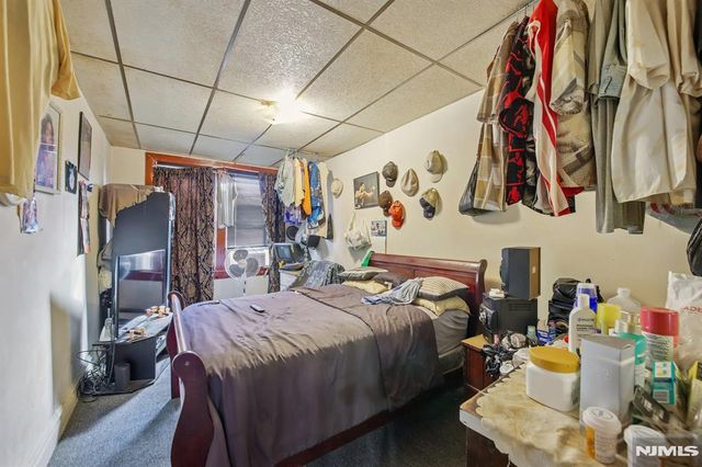 17 Myrtle Avenue, Jersey City, NJ 07305