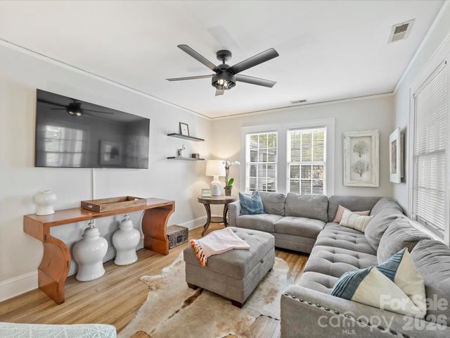 124 N Laurel Avenue 4, Charlotte, NC 28207