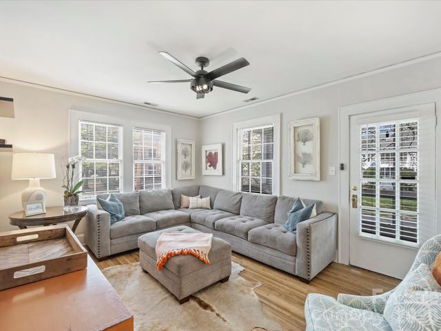 124 N Laurel Avenue 4, Charlotte, NC 28207