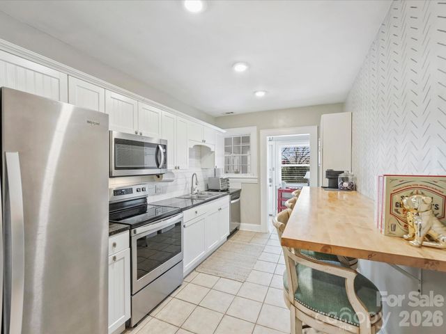 124 N Laurel Avenue 4, Charlotte, NC 28207