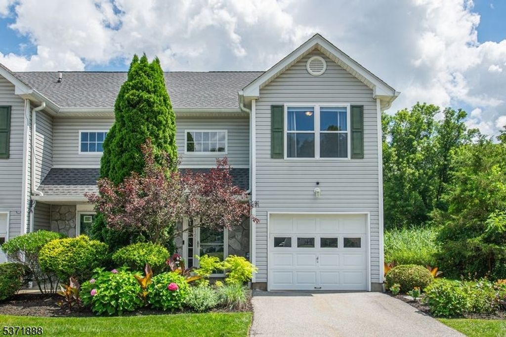 27 Spruce Run, Hardyston Twp., NJ 07419