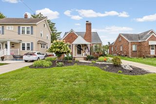 405 Eagle Point Road, Rossford, OH 43460
