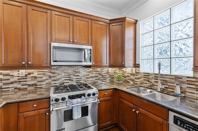 1908 Greenwich Place Drive, Houston, TX 77019