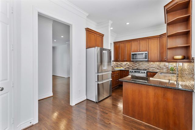 1908 Greenwich Place Drive, Houston, TX 77019