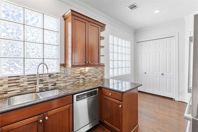 1908 Greenwich Place Drive, Houston, TX 77019