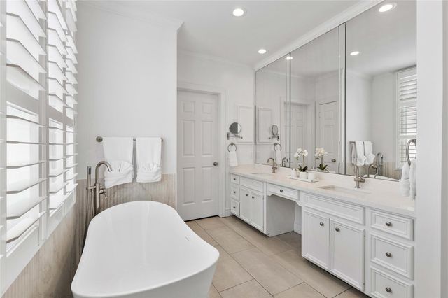 1908 Greenwich Place Drive, Houston, TX 77019