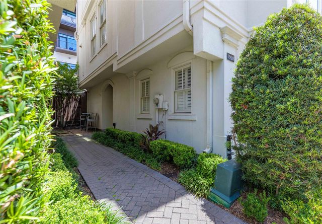 1908 Greenwich Place Drive, Houston, TX 77019