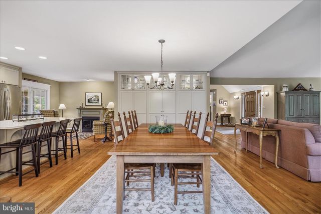 8 ROLLING FARM CT, Baltimore, MD 21228