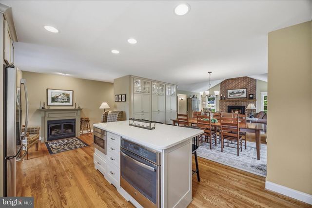 8 ROLLING FARM CT, Baltimore, MD 21228