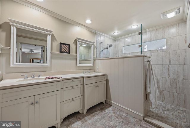 8 ROLLING FARM CT, Baltimore, MD 21228