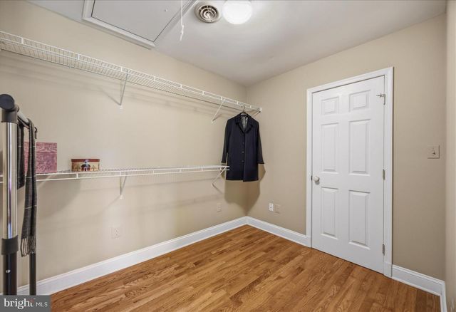 8 ROLLING FARM CT, Baltimore, MD 21228