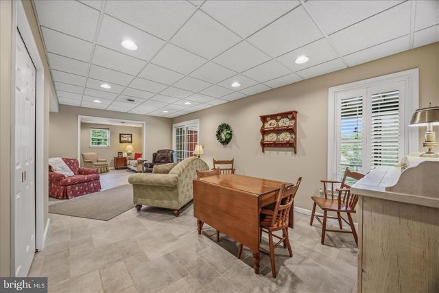 8 ROLLING FARM CT, Baltimore, MD 21228