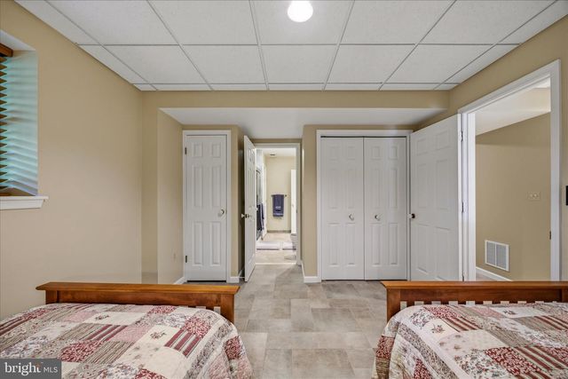 8 ROLLING FARM CT, Baltimore, MD 21228