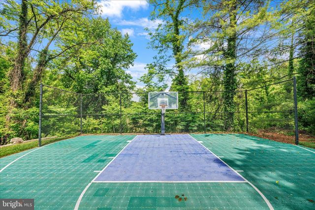 8 ROLLING FARM CT, Baltimore, MD 21228
