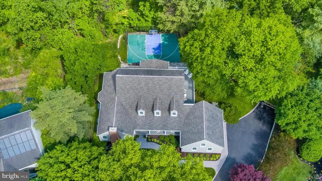 8 ROLLING FARM CT, Baltimore, MD 21228