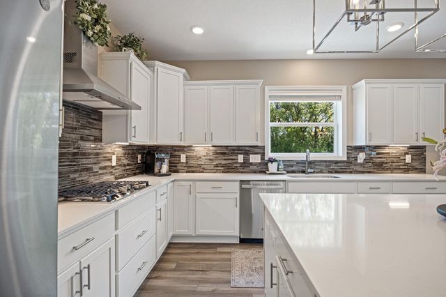 7228 Auburn Lane, Inver Grove Heights, MN 55077