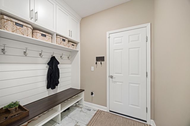 7228 Auburn Lane, Inver Grove Heights, MN 55077
