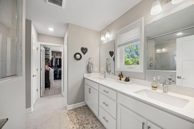 7228 Auburn Lane, Inver Grove Heights, MN 55077