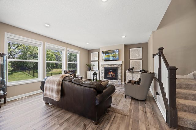 7228 Auburn Lane, Inver Grove Heights, MN 55077