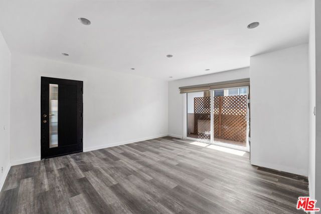 733 N Hayworth Avenue 4, Los Angeles, CA 90046