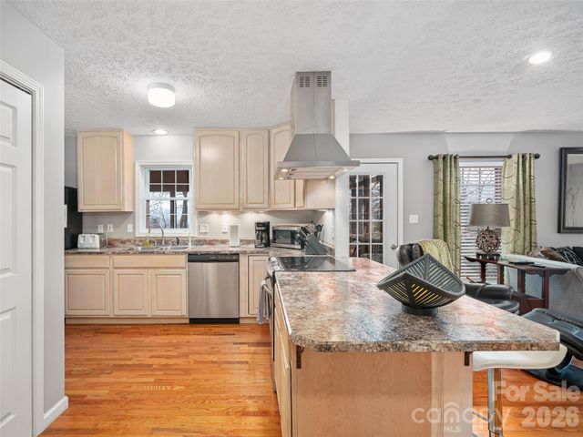 120 Wintergreen Patch Lane, Burnsville, NC 28714