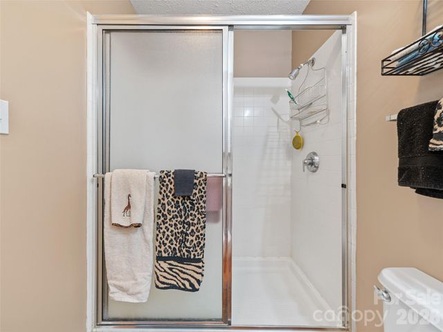 120 Wintergreen Patch Lane, Burnsville, NC 28714