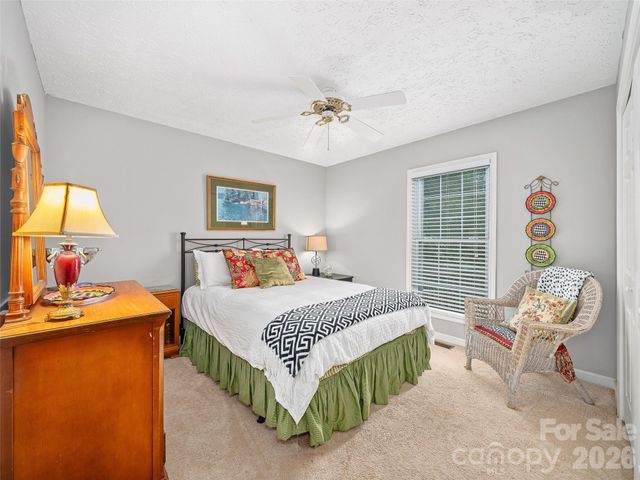 120 Wintergreen Patch Lane, Burnsville, NC 28714