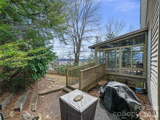 120 Wintergreen Patch Lane, Burnsville, NC 28714